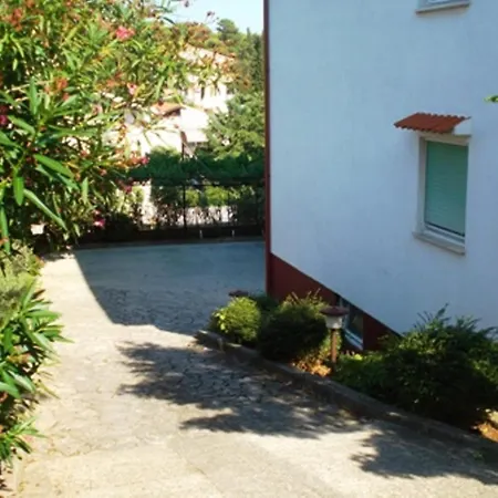 Studio Apartment In Pula Apartament *