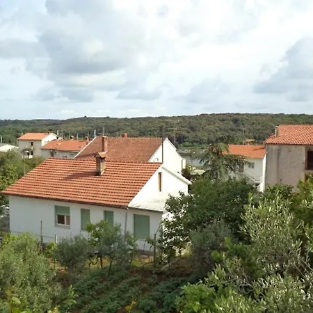 Studio Apartment In Pula Apartament *