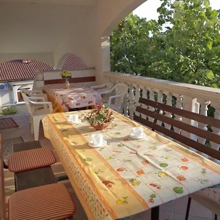 Studio Apartment In Pula Vintijan