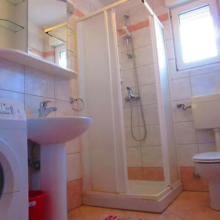 Studio Apartment In Pula Apartament