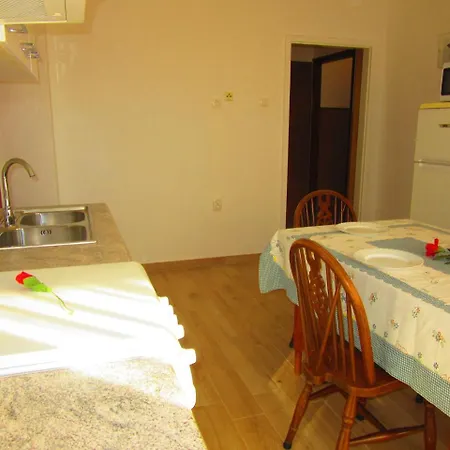 Studio Apartment In Pula Apartament Vintijan
