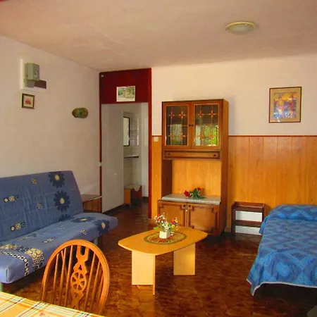 Studio Apartment In Pula