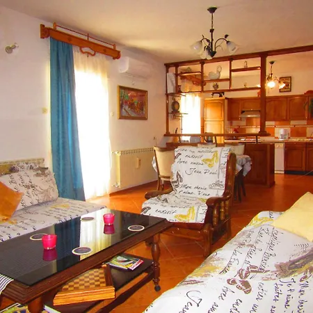 Studio Apartment In Pula * Vintijan
