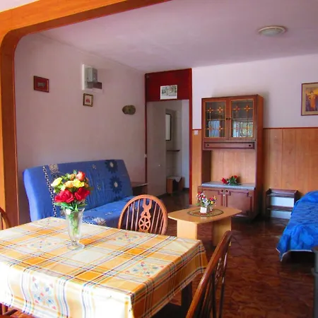 Studio Apartment In Pula Apartmán