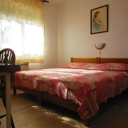 Studio Apartment In Pula Apartmán
