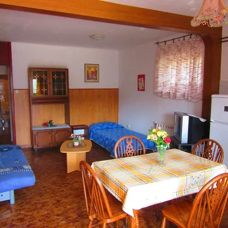 Studio Apartment In Pula Apartmán *