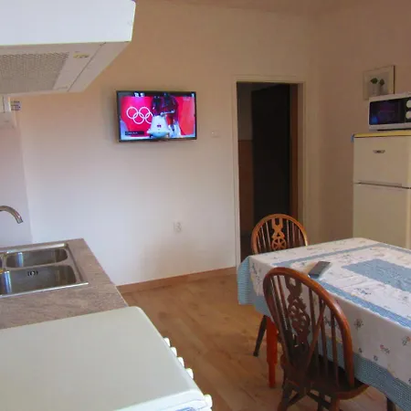 Studio Apartment In Pula Vintijan