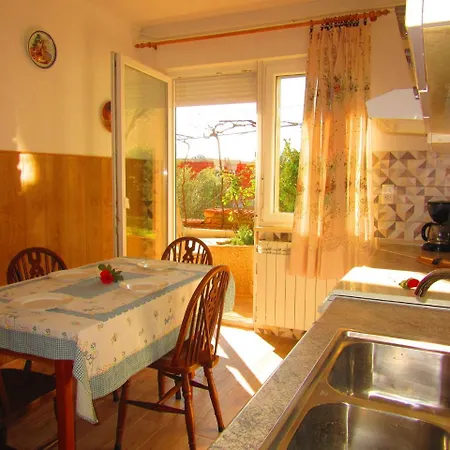 Studio Apartment In Pula Apartament