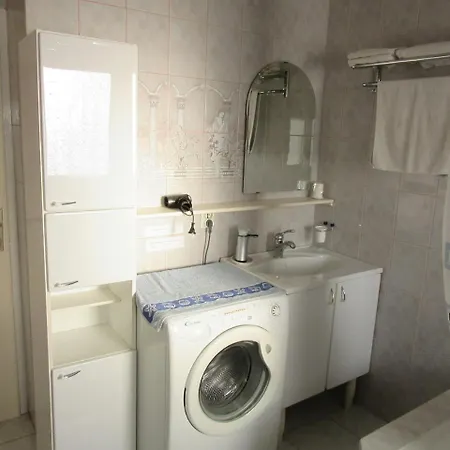 Studio Apartment In Pula Apartmán Vintijan