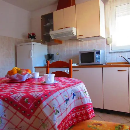 Studio Apartment In Pula