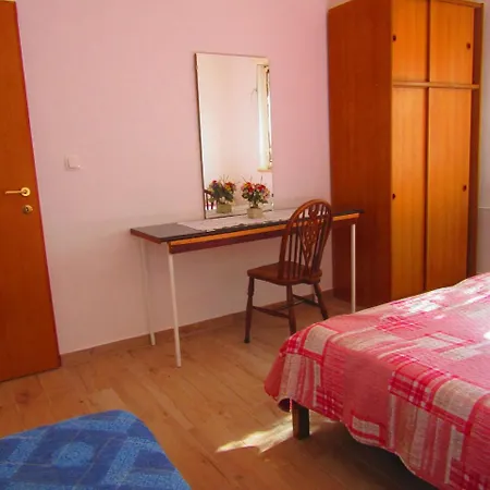 Studio Apartment In Pula Apartment *