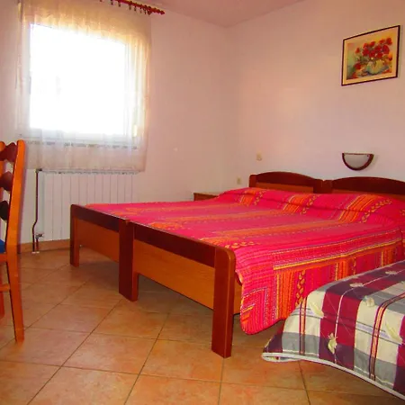Studio Apartment In Pula Apartment *