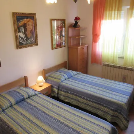 Studio Apartment In Pula Vintijan