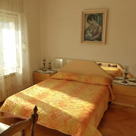 Studio Apartment In Pula Apartment Vintijan